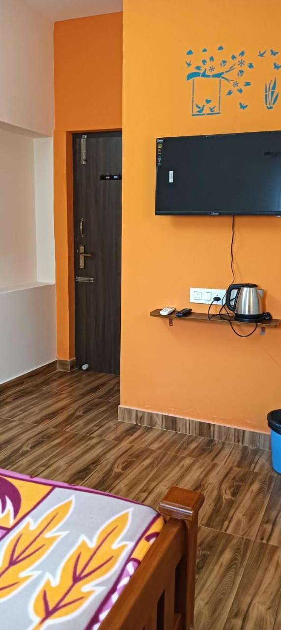 Kpr Residency Near Isha - Adiyogi Hotell Alāndurai Exteriör bild
